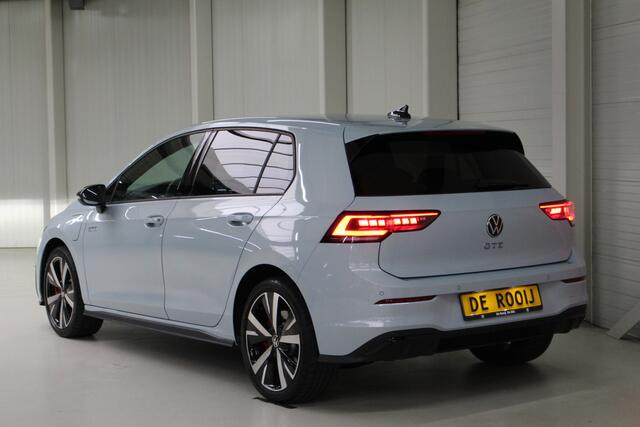Volkswagen GOLF 1.5 eHybrid 272PK GTE Navigatie | Trekhaak | Camera | HUD | Adaptief onderstel | 18" Velgen