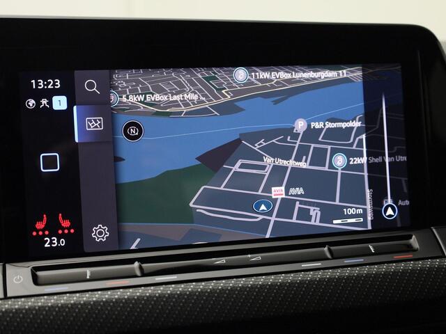 Volkswagen GOLF Variant 1.5eTSI 96kW/130PK R-Line Black Style DSG · Camera · Navigatie · Trekhaak · Apple/Android Car Play · Stoelverwarming ·