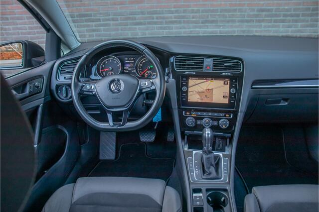 Volkswagen GOLF 1.5 TSI 150pk DSG Highline, R-Line, Carplay, Stoelverwarming, Full LED, Trekhaak, Navigatie, Adaptive Cruise, PDC.