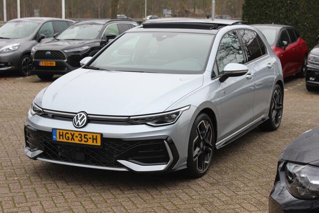 Volkswagen GOLF 1.5 eTSI R-Line Edition / Trekhaak / Panoramadak / 360Camera / Keyless / Matrix LED / 18'' / CarPlay / Stoelverwarming / DAB / ACC