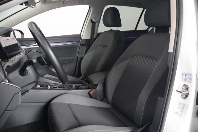 Volkswagen GOLF 1.5 eTSI Style Automaat | LED | Navigatie | Sfeerverlichting