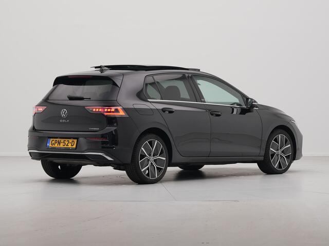 Volkswagen GOLF 1.5 eHybrid 204pk 50 Edition Panorama Matrix Led SStoel/Stuurverwarming Acc 25
