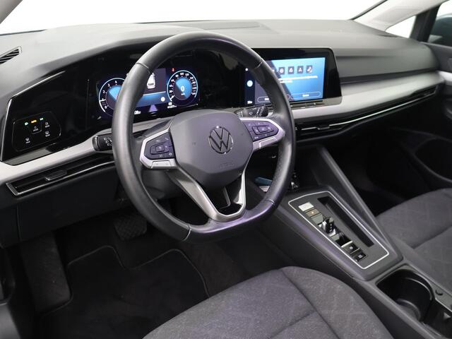Volkswagen GOLF Variant 1.0 eTSI Life | 110 PK | Automaat | Trekhaak | Navigatiesysteem |