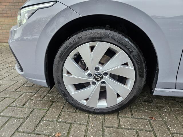 Volkswagen GOLF 1.5 eTSI Style
