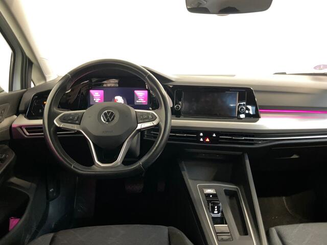 Volkswagen GOLF 1.0 eTSI Life. Trekhaak!