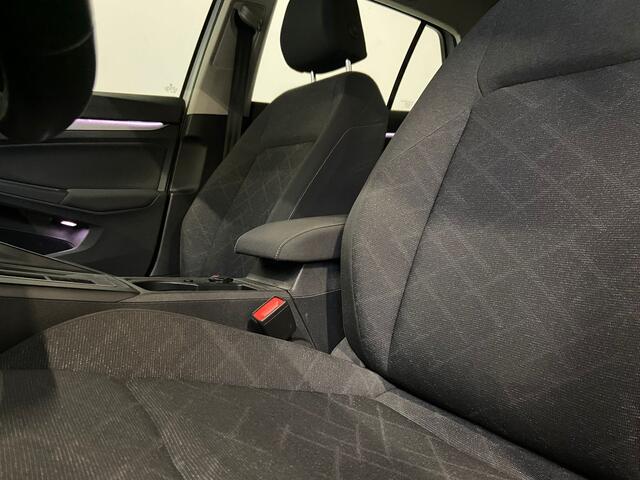 Volkswagen GOLF 1.0 eTSI Life. Trekhaak!