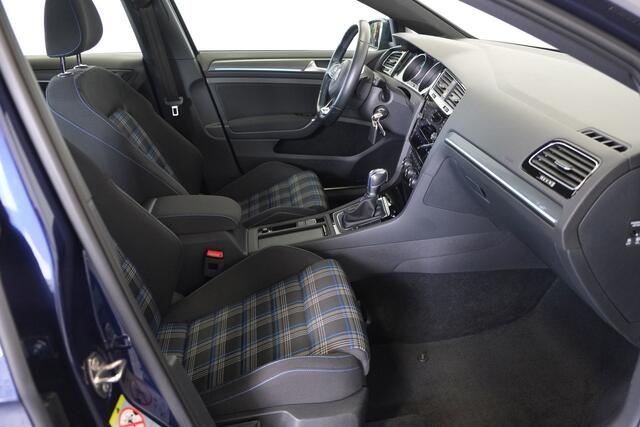 Volkswagen GOLF 1.4 TSI PHEV GTE / LED / ACC / CarPlay / Standkachel