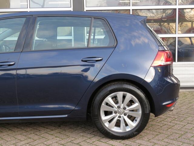 Volkswagen GOLF 1.0 TSI 115PK CONNECT. SER. / Xenon / Camera / Navi. / BOVAG garantie