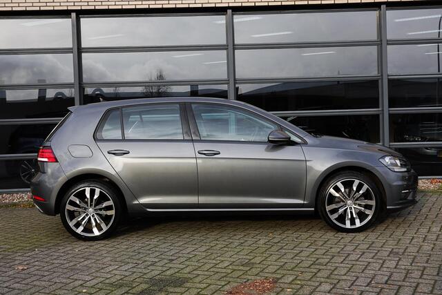Volkswagen GOLF 1.0 TSI Comfortline Trekhaak|Camera|Netjes bereden!