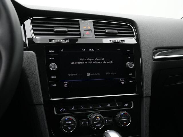 Volkswagen GOLF Variant 1.5 TSI 150 pk DSG Highline | Panoramadak | Achteruitrijcamera | Stoelverwarming | Adaptive Cruise | Navigatie