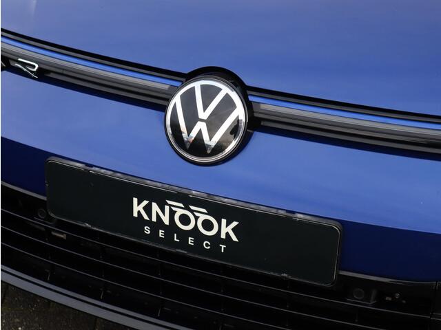 Volkswagen GOLF 2.0 TSI R 4Motion | DCC | H&K | 100% Historie | / Panoramadak / LED / 19 Inch / Head-Up Display / Sportstoelen / Stoelverwarming / Stuurwiel Verwarmd / Dodehoek Detectie