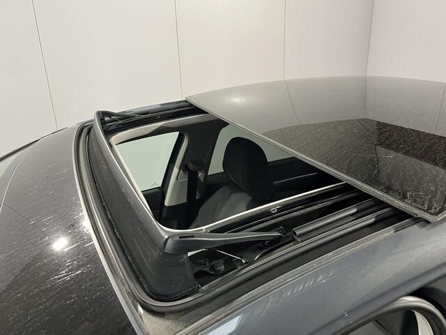 Volkswagen GOLF 1.4 eHybrid Style / AUTOMAAT/ PANO/ TREKHAAK/ STUUR+STOEL VERWARM./ DIGITAL DASH/ PARK.SENSOR.V+A/ CAMERA/ MEMORY-SEAT/ ACC/ DODE HOEK/ APP-CONNECT/ KEYLESS/ RIJ-MODI/ DAB/ NAVI/ LED/ ISOFIX/ 18'' LMV