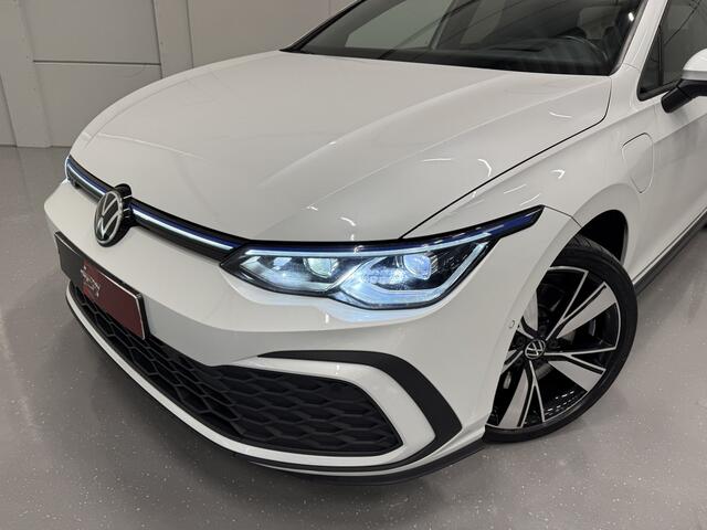 Volkswagen GOLF 1.4 eHybrid GTE PANO/HEAD-UP/IQ-LIGHT/TREKHAAK/CAMERA/ACC/STOEL+STUURVERW./SFEER/CARPLAY/18"/VOLLEDIG VW DEALER HISTORIE