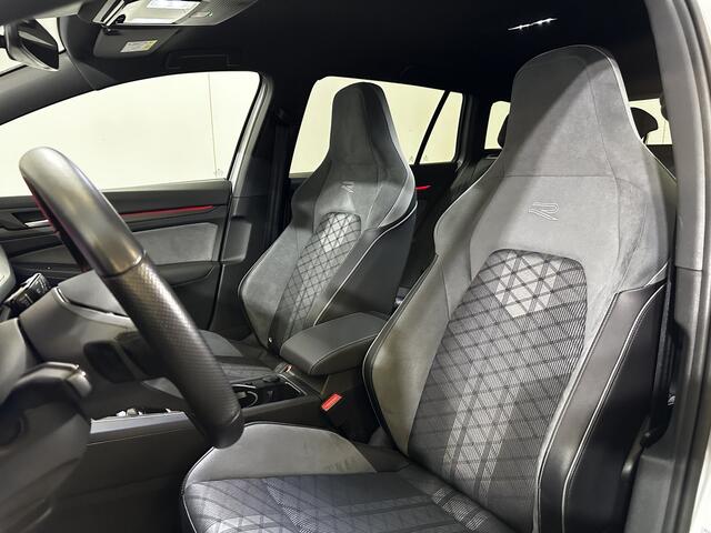 Volkswagen GOLF Variant 1.5 eTSI R-Line / AUTOMAAT/ TREKHAAK/ PARK.SENSOR.V+A/ CAMERA/ STUUR+STOEL VERWARM./ APP-CONNECT/ RIJ-MODI/ ACC/ DODE HOEK/ DIGITAL DASH/ CLIMA/ DAB/ NAVI/ LED/ ISOFIX/ 18'' LMV