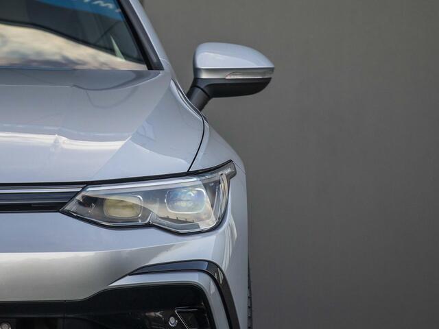 Volkswagen GOLF 1.5 2x R-Line Business 150pk dsg. i Qlight. Stoel Verw. 19 inch lm.