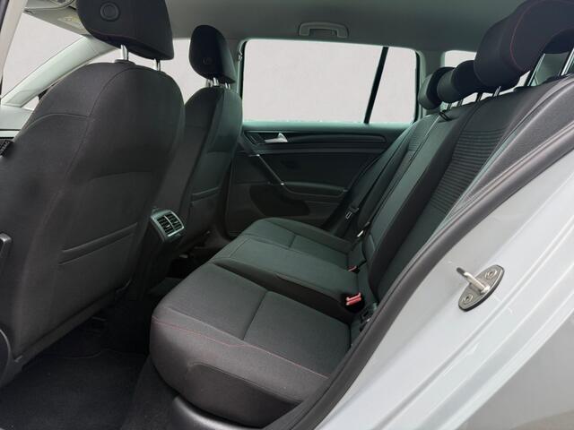 Volkswagen GOLF Variant 1.0 TSI Comfort Line Business | AUTOMAAT | NAVIGATIE | CAMERA