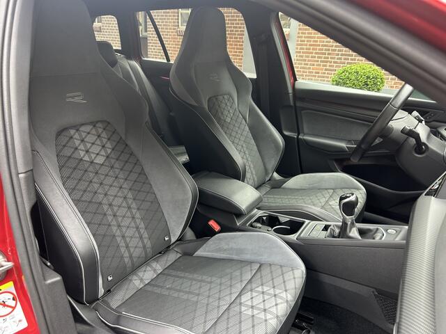 Volkswagen GOLF Variant 1.5 TSI 130pk R-Line Navi, ACC, Carplay, Trekhaak elektr.