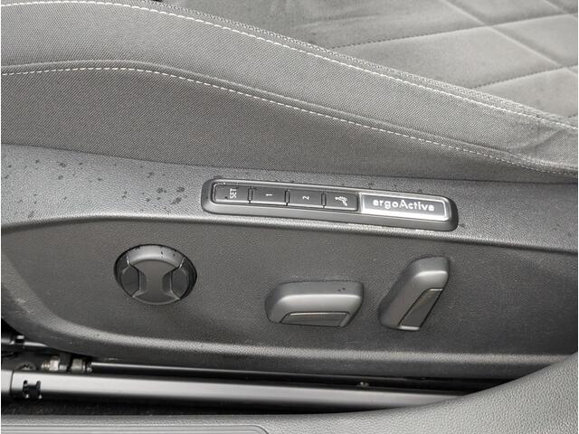 Volkswagen GOLF 1.5 TSI Style