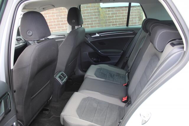 Volkswagen GOLF 1.5 TSI Highline Climate Control / Adaptive Cruise Control