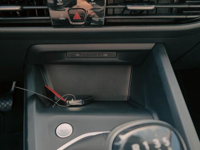 Volkswagen GOLF 1.0 TSI Golf 5 Drs. Apple Carplay NL Auto.