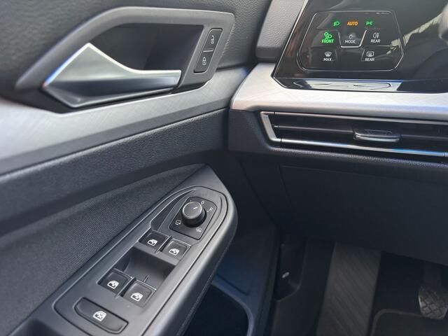 Volkswagen GOLF Variant 1.5 TSI Life Grijs Xenon Alcantara 2021 Virtual Dash