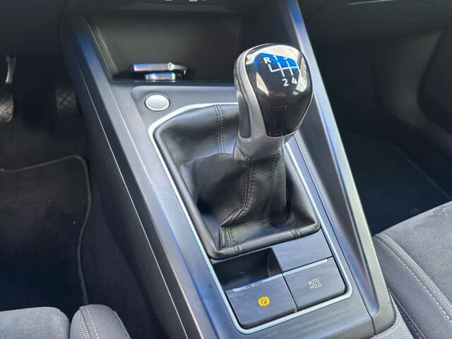 Volkswagen GOLF Variant 1.5 TSI Life Grijs Xenon Alcantara 2021 Virtual Dash