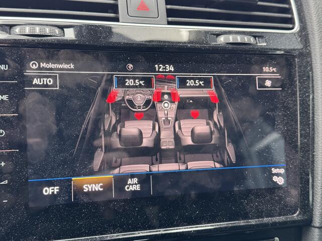 Volkswagen GOLF 1.5 TSI 150pk DSG Highline Navigatie LED Stoelverwarming Massage Climate Control Virtual Cockpit