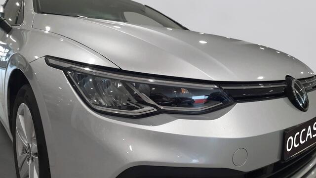 Volkswagen GOLF Variant 1.0 TSI Life Business | Camera | Ergonomische stoel | App Connect | Navigatie |