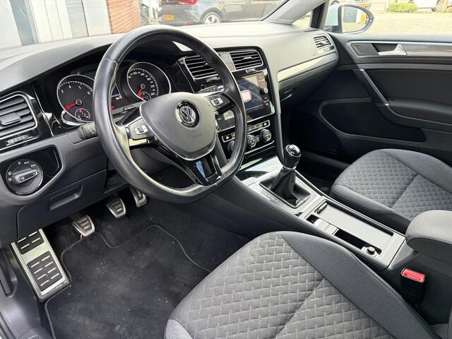 Volkswagen GOLF Variant 1.0 TSI Highline | Parkeer sensoren | Stoel verwarming | Clima | Navi |
