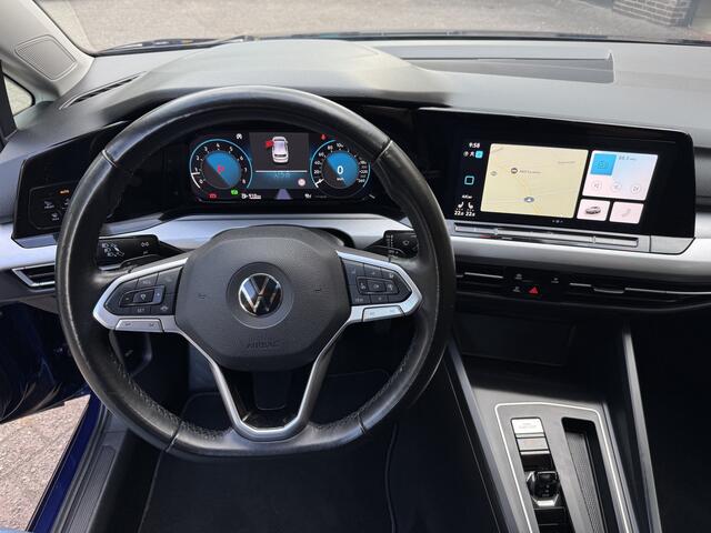 Volkswagen GOLF 1.5 eTSI Style Automaat PanoSchuifdak Navi Carplay