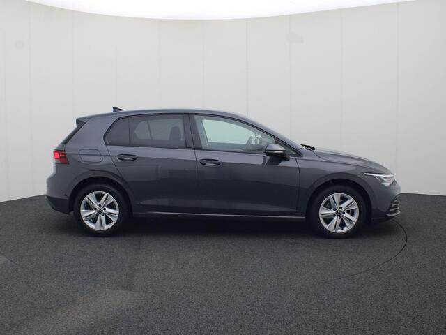 Volkswagen GOLF 1.0 eTSI 110PK DSG Life · Apple/Android Car Play · Navigatie · P-Sensoren · Sfeerverlichting · Garantie t/m 14-03-2027 of 100.000km