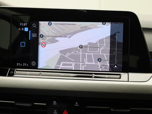 Volkswagen GOLF 1.0 eTSI 110PK DSG Life · Apple/Android Car Play · Navigatie · P-Sensoren · Sfeerverlichting · Garantie t/m 14-03-2027 of 100.000km