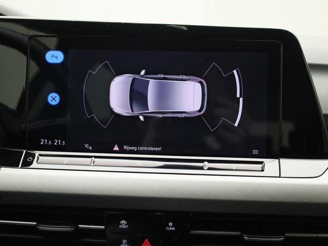 Volkswagen GOLF 1.0 eTSI 110PK DSG Life · Apple/Android Car Play · Navigatie · P-Sensoren · Sfeerverlichting · Garantie t/m 14-03-2027 of 100.000km