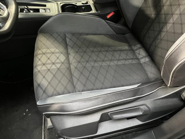 Volkswagen GOLF Variant 1.5 eTSI R-Line / AUTOMAAT/ PANO/ IQ. LIGHT V & A/ STUUR + STOEL VERWARM./ CAMERA/ ACC/ APP CONNECT/ RIJ-MODI/ DIGITAL DASH/ NAVI/ CLIMA/ DAB/ 17'' LMV