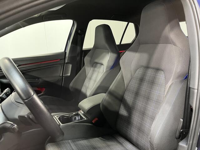 Volkswagen GOLF 1.4 eHybrid GTE / AUTOMAAT/ MATRIX/ STOEL + STUUR VERWARM./ KEYLESS/ RIJ-MODI/ APP CONNECT/ ADAPT. CRUISE/ CAMERA + SENSOREN/ NAVI/ DAB/ 18'' LMV