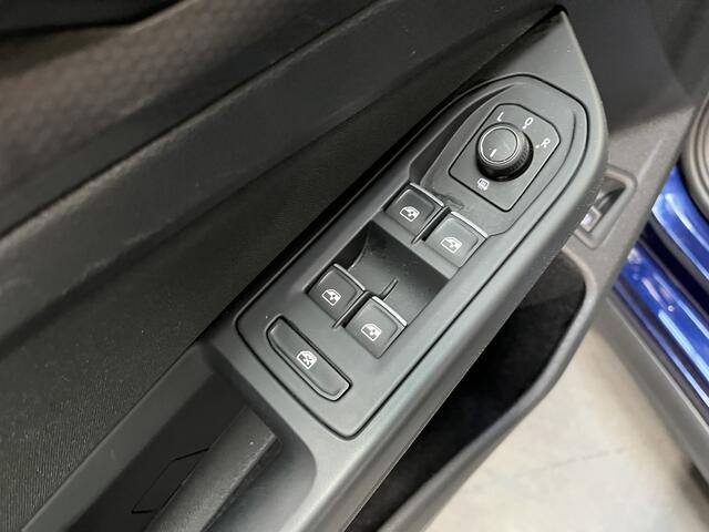 Volkswagen GOLF 1.4 eHybrid GTE / AUTOMAAT/ MATRIX/ STOEL + STUUR VERWARM./ KEYLESS/ RIJ-MODI/ APP CONNECT/ ADAPT. CRUISE/ CAMERA + SENSOREN/ NAVI/ DAB/ 18'' LMV