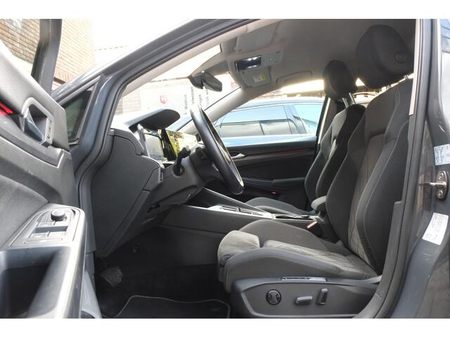 Volkswagen GOLF 1.5 eTSI Style AUT Trekhaak, Achteruitrijcamera, Navigatie, ACC,