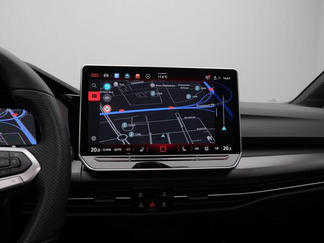 Volkswagen GOLF 2.0 TSI 265 pk DSG GTI | Panoramadak | Adaptief onderstel | Head-up display | 360 camera | IQ Light