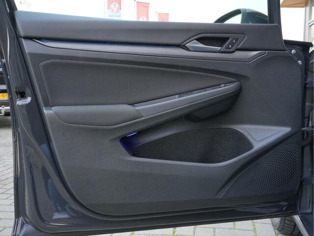 Volkswagen GOLF 1.5 eTSI Style | Adaptive Cruise | Trekhaak | Massage | Virtual