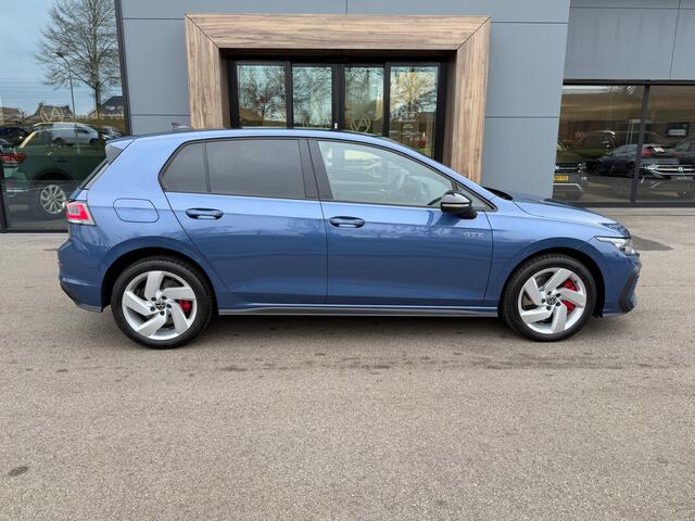 Volkswagen GOLF 1.5 eHybrid GTE | Black Style | IQ light | Camera | Head-up | Rijklaar incl. garantie