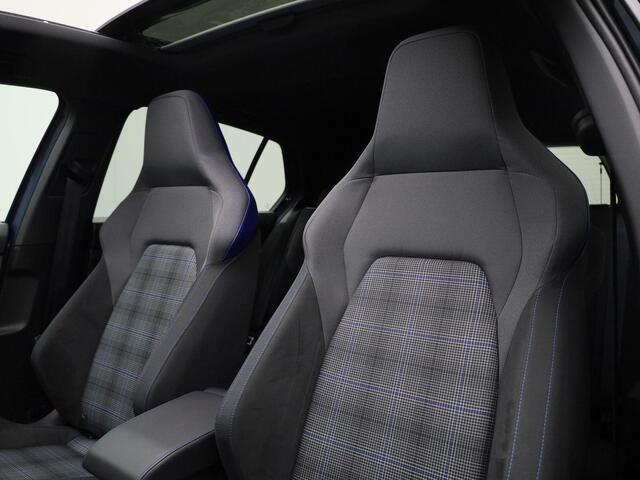 Volkswagen GOLF 1.5eHybrid 200kW/272PK GTE · Panoramadak · 360°Camera + Parkeersensoren · Stoelverwarming · Garantie t/m 23-03-2030 of 100000km.