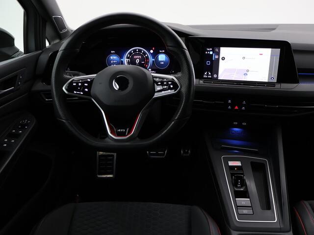 Volkswagen GOLF 8 2.0 TSI GTI CLUBSPORT 300 PK MILLTEK | PANORAMA | HARMAN/KARDON | SFEERVERL. | CAMERA