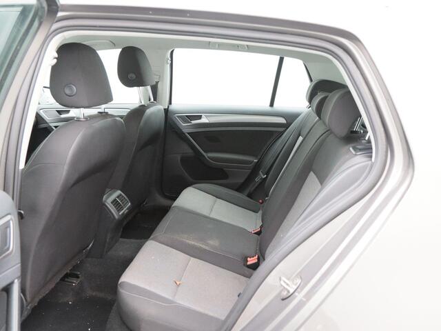 Volkswagen GOLF 1.0 TSi Edition 115 Pk | Trekhaak | CarPlay | Cruise Control | Airco | Leder Stuurwiel | 15 Inch | 98.526 Km