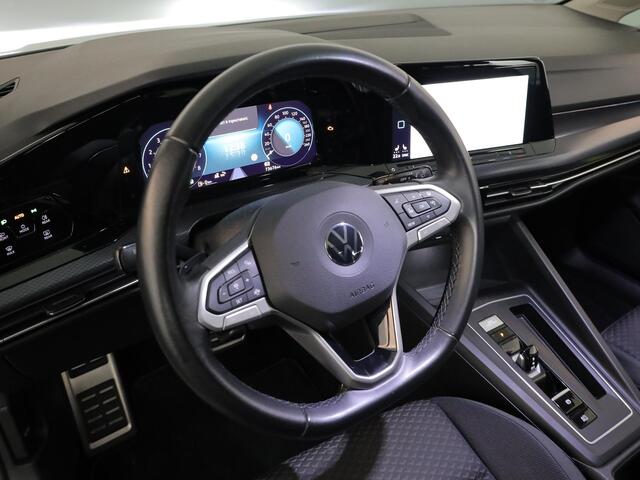 Volkswagen GOLF 1.5 eTSI Life United 150 pk Automaat (DSG) | Navigatie | Panoramadak | Parkeersensoren (Park assist) | Matrix LED koplampen | Stoelverwarming |