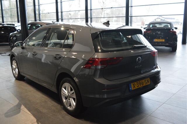 Volkswagen GOLF 1.0 eTSI Life navi clima cruise led pdc !!