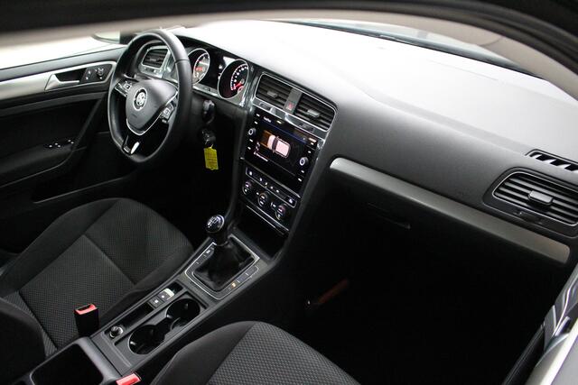 Volkswagen GOLF 1.0 TSI Trendline Navigatie | Parkeersensoren | Automatische Klimaatbeheersing