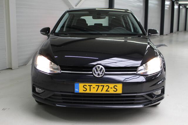 Volkswagen GOLF 1.0 TSI Trendline Navigatie | Parkeersensoren | Automatische Klimaatbeheersing