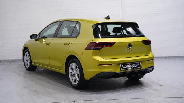 Volkswagen GOLF 1.5 eTSI Life Business Stoel-en stuurverwarming Memory Apple Carplay PDC v+a