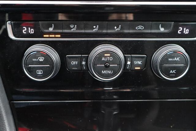 Volkswagen GOLF Variant 1.5 TSI Highline Business R Apple Carplay, Automaat, Camera, Climate control, Virtual Cockpit, Stoelverwarming