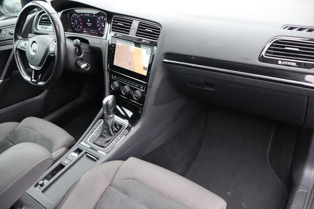 Volkswagen GOLF Variant 1.5 TSI Highline Business R Apple Carplay, Automaat, Camera, Climate control, Virtual Cockpit, Stoelverwarming
